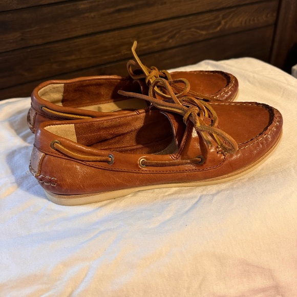 Frye Quincy Boat Shoes Wmns Size 6 Leather Flats - Picture 2 of 6